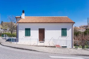 Exterior - S242 - Sirolo, three-room apartment in the central area (Sirolo)