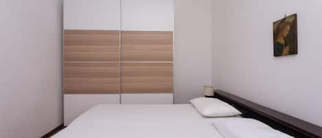 2 bedrooms, bed sheets