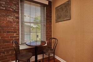 Uklassifisert bilde, 2 av 14, knapp