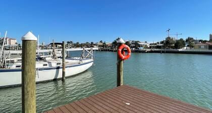 Anchors UP #4; WALK to beach/bars/dining; WATER VIEW