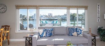 Anchors UP #4; WALK to beach/bars/dining; WATER VIEW