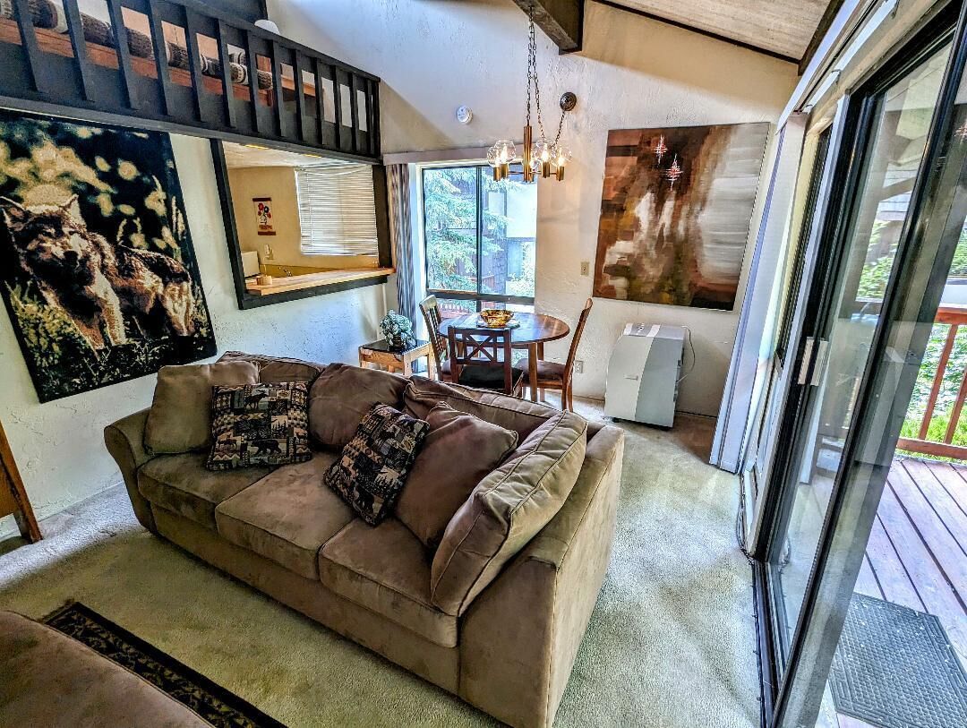 2 Bedroom Townhouse at the Base of Snow Summit Ski Resort!