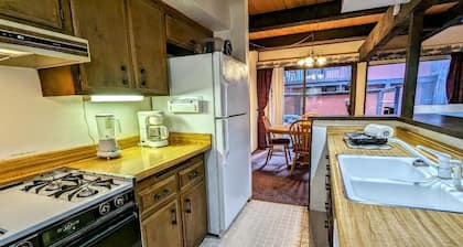 Mountain-Style Townhouse at Snow Summit’s Base