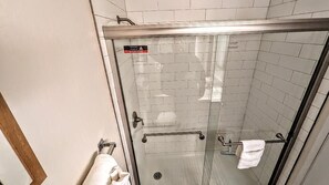 Duschwanne, Handtücher
