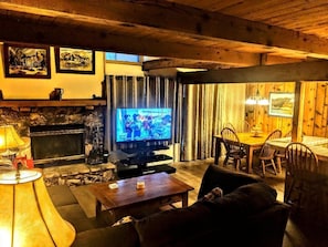 TV, fireplace - Warm & Inviting Townhouse at Snow Summit Base! (Big Bear Lake)