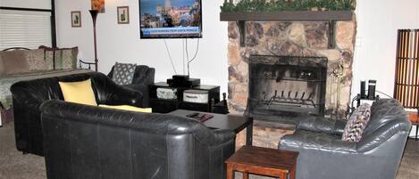 TV, lareira, DVD player