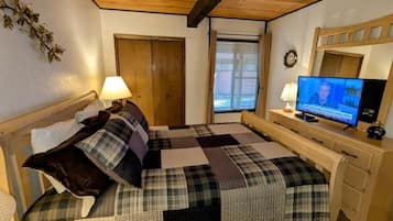 3 bedrooms, free internet, bed sheets