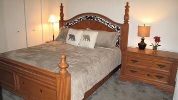 3 bedrooms, free Internet, bed sheets