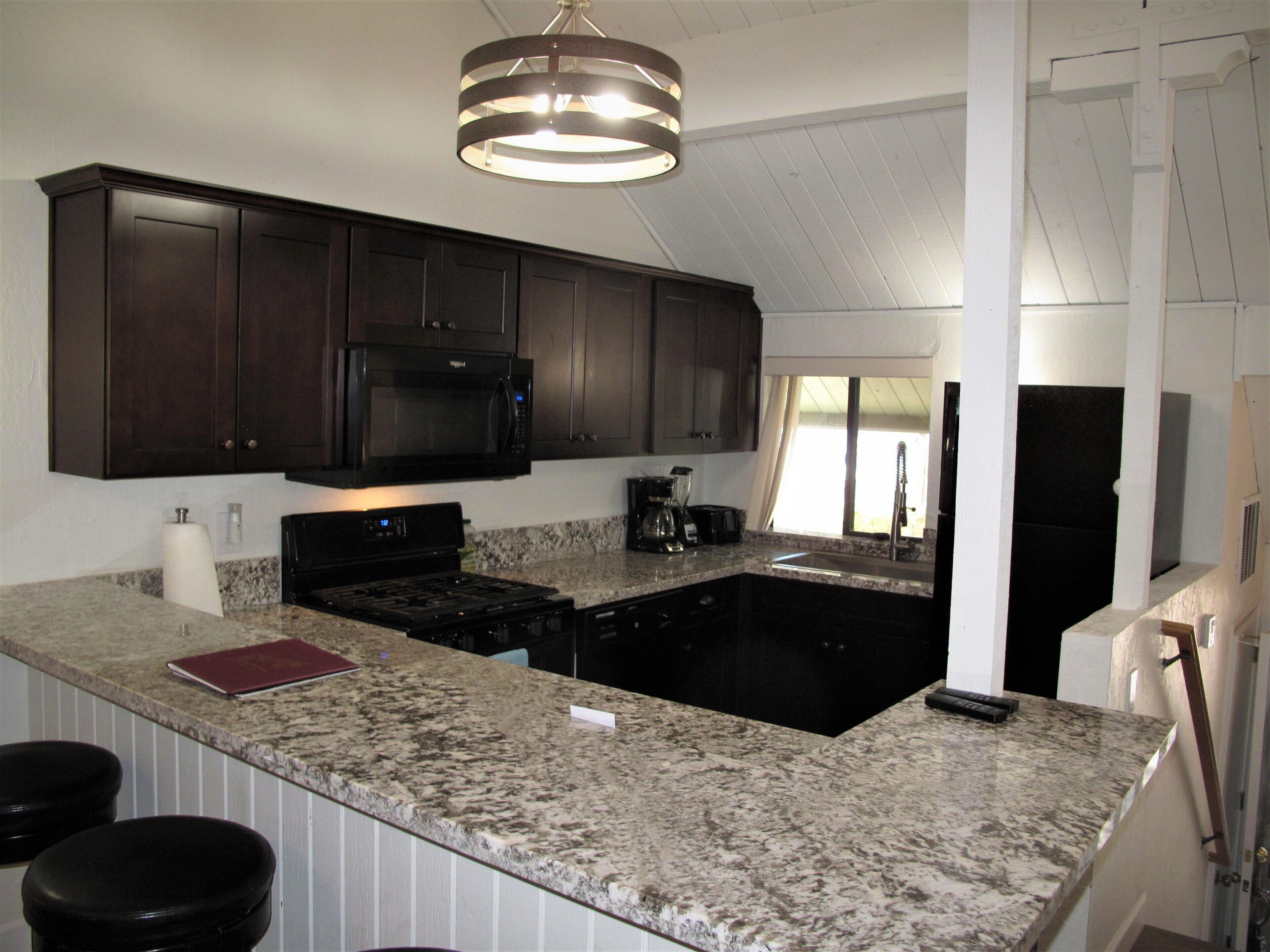 Gorgeous Townhouse at the Base of Snow Summit Ski Resort!