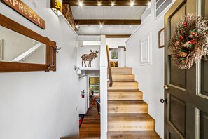 Interior - Prime Location! Spacious 2BR + Nook Chalet at Snow Summit (Big Bear Lake)