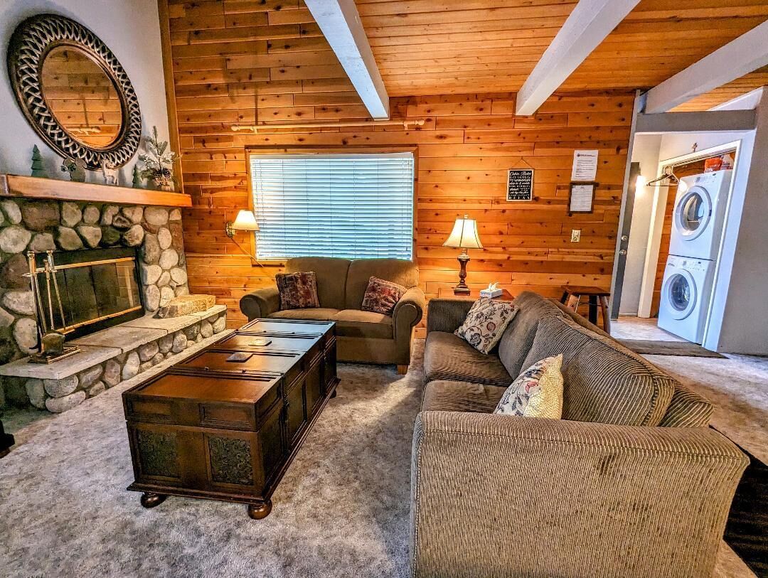 2 Bedroom Delux Townhouse at the Base of Snow Summit Ski Resort!