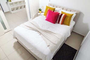 3 bedrooms, desk, iron/ironing board, travel crib
