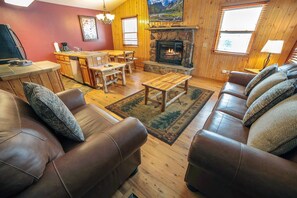 TV, caminetto, lettore DVD