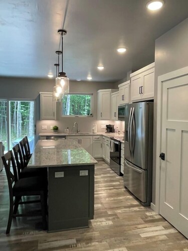 Door Co 4 Master Suite Home - Sleeps 12 - Hot Tub!