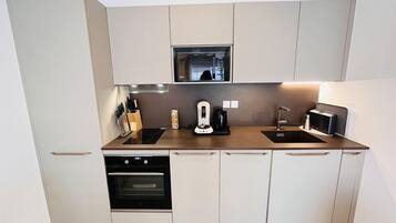 Frigorifero, forno, lavastoviglie, tostapane