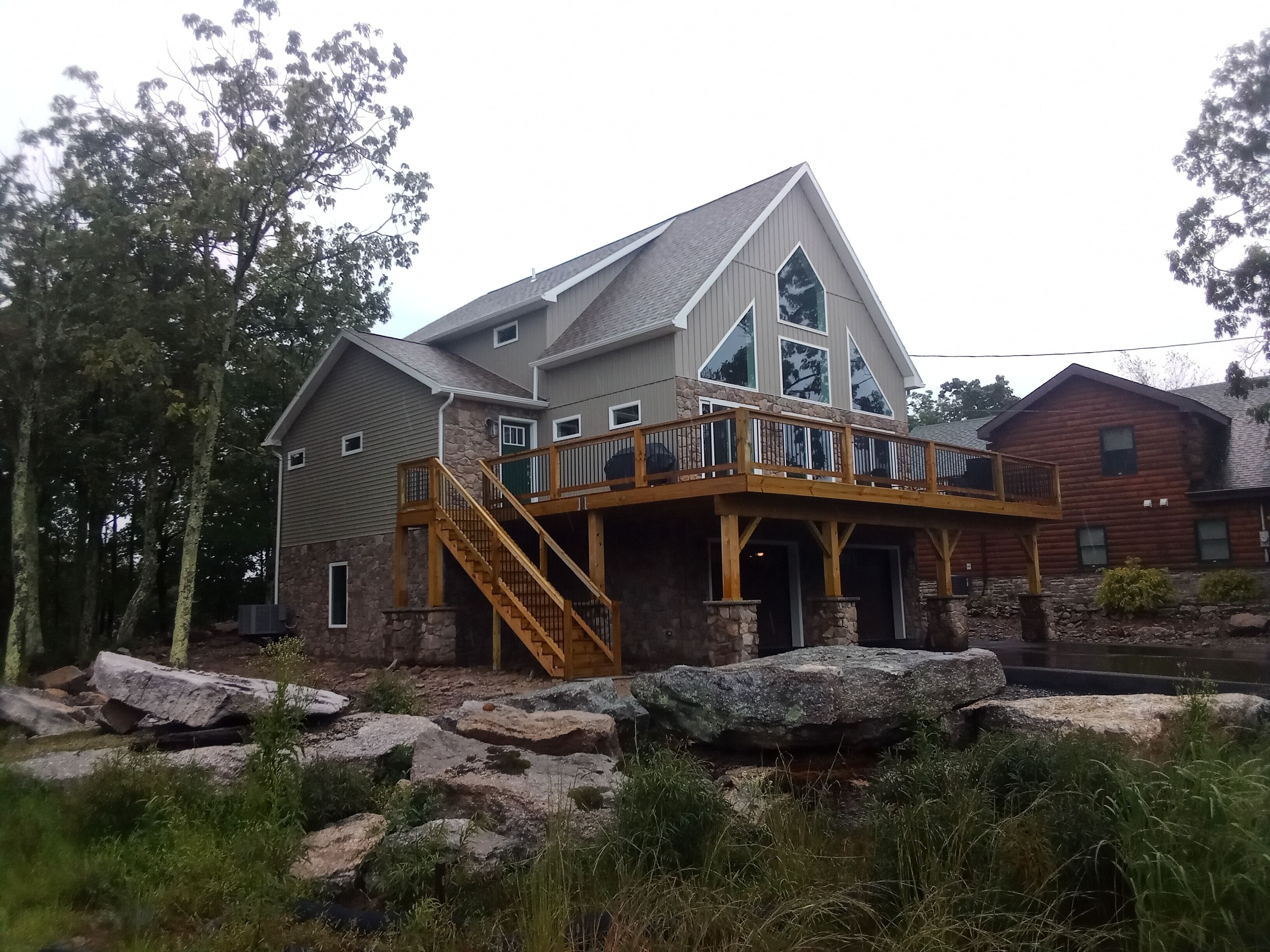 Mt. Top Rustic Chalet in Eagle Rock Resort. 