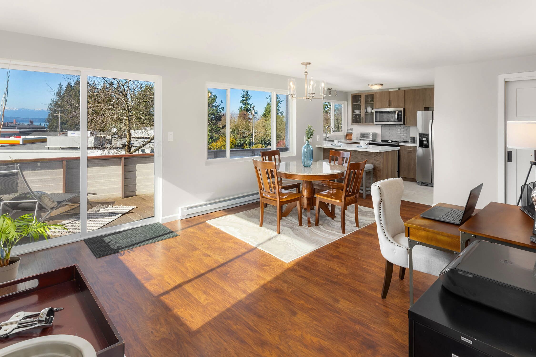 Newly renovated 3 bdrm with view and 10 min walk to beach