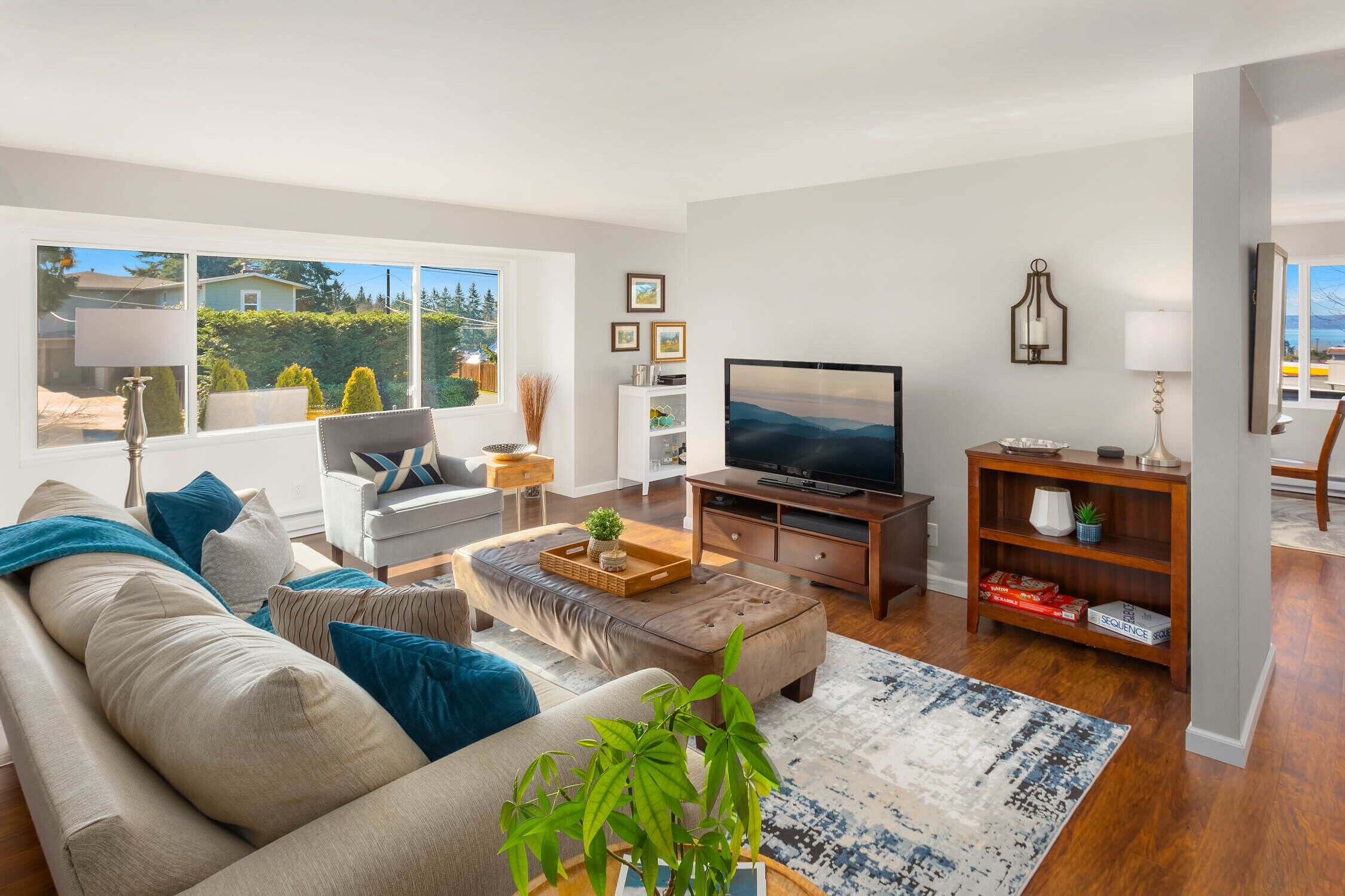 Newly renovated 3 bdrm with view and 10 min walk to beach