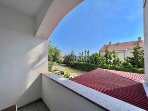 Property grounds - Holiday apartment with terrace, air conditioning and garden (Dramalj)