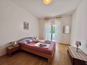 1 bedroom, WiFi - Holiday apartment with terrace, air conditioning and garden (Dramalj)