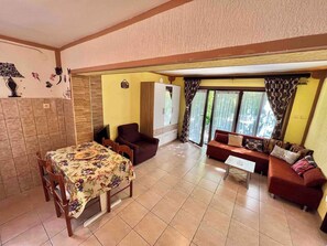 TV - Holiday apartment with terrace and air conditioning (Dramalj)