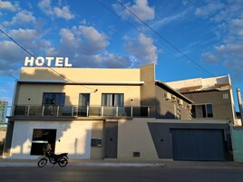 Fachada da propriedade