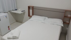 Traditional Double Room | WiFi (free), bed sheets - Hotel california (Barreiras)