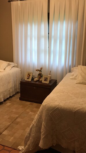 4 makuuhuonetta, silitysrauta/-lauta, ilmainen Wi-Fi