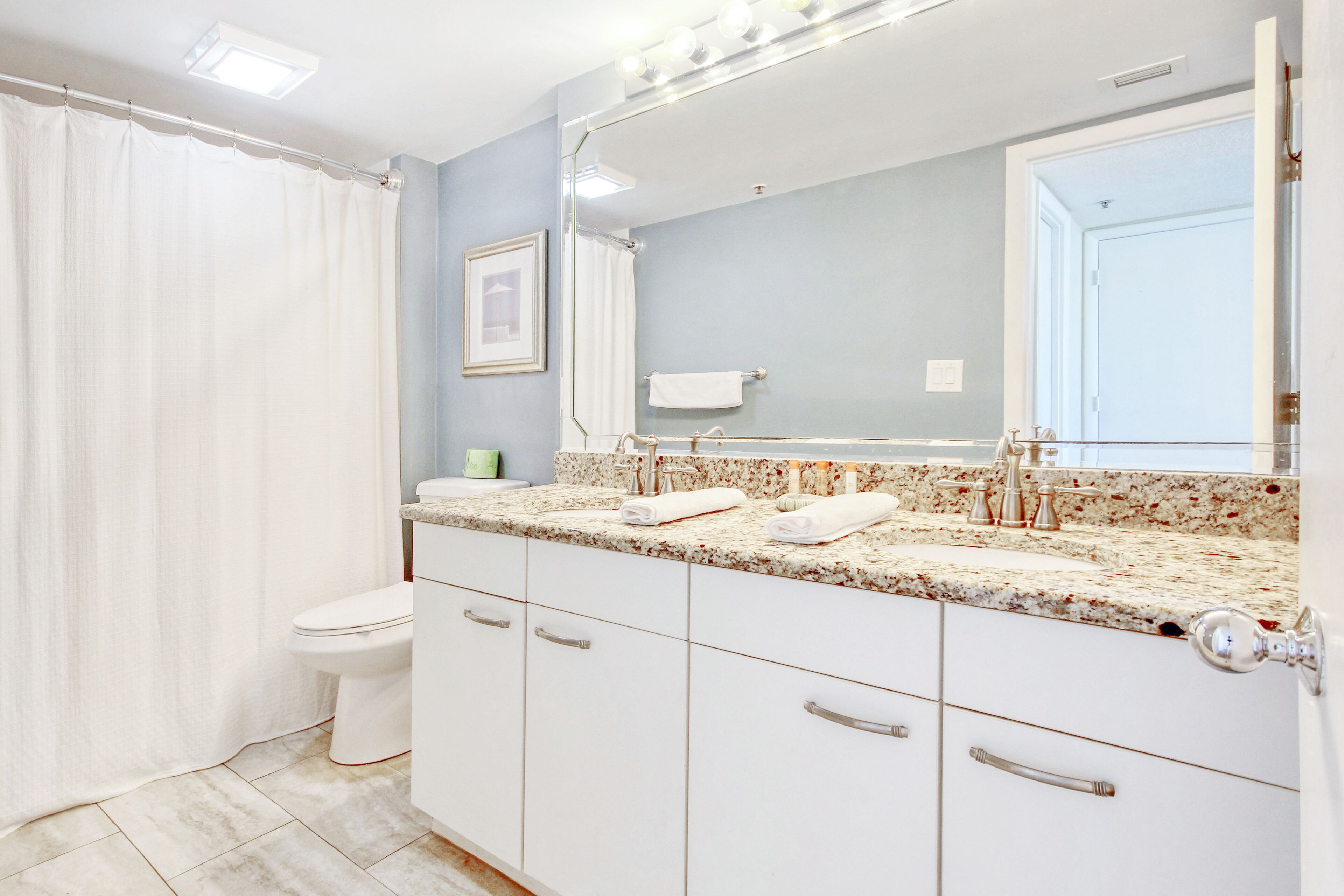 Panoramic Ocean Views from Wraparound Balcony! All-Suite Corner Condo