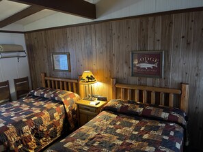 Premium Room, 2 Double Beds, Lake View | Premium bedding, down comforters, memory foam beds - OLDE MILL INN OF CLARKSTON (Clarkston)