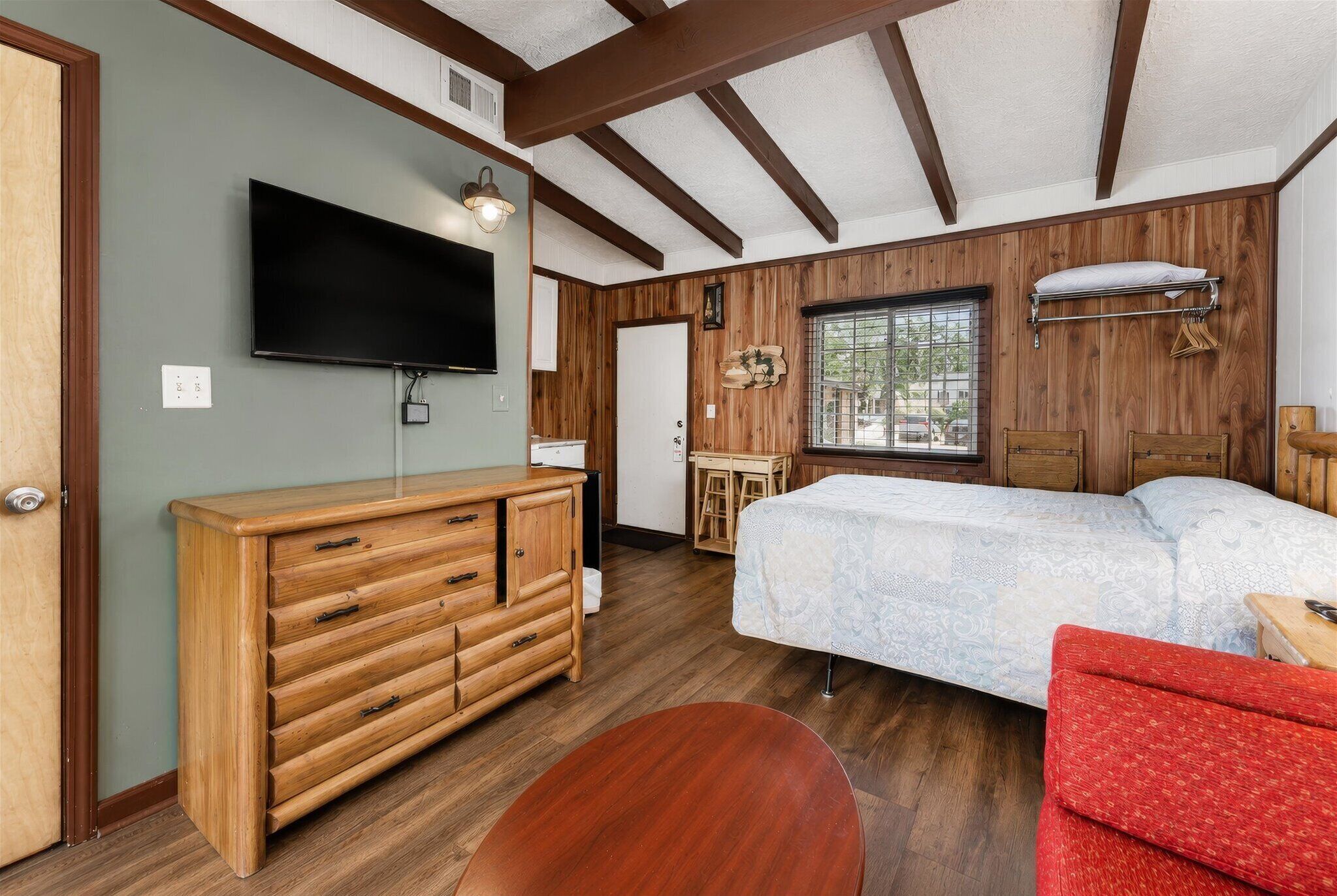 Premium Room, 1 Queen Bed, Lake View | Premium bedding, down comforters, memory foam beds