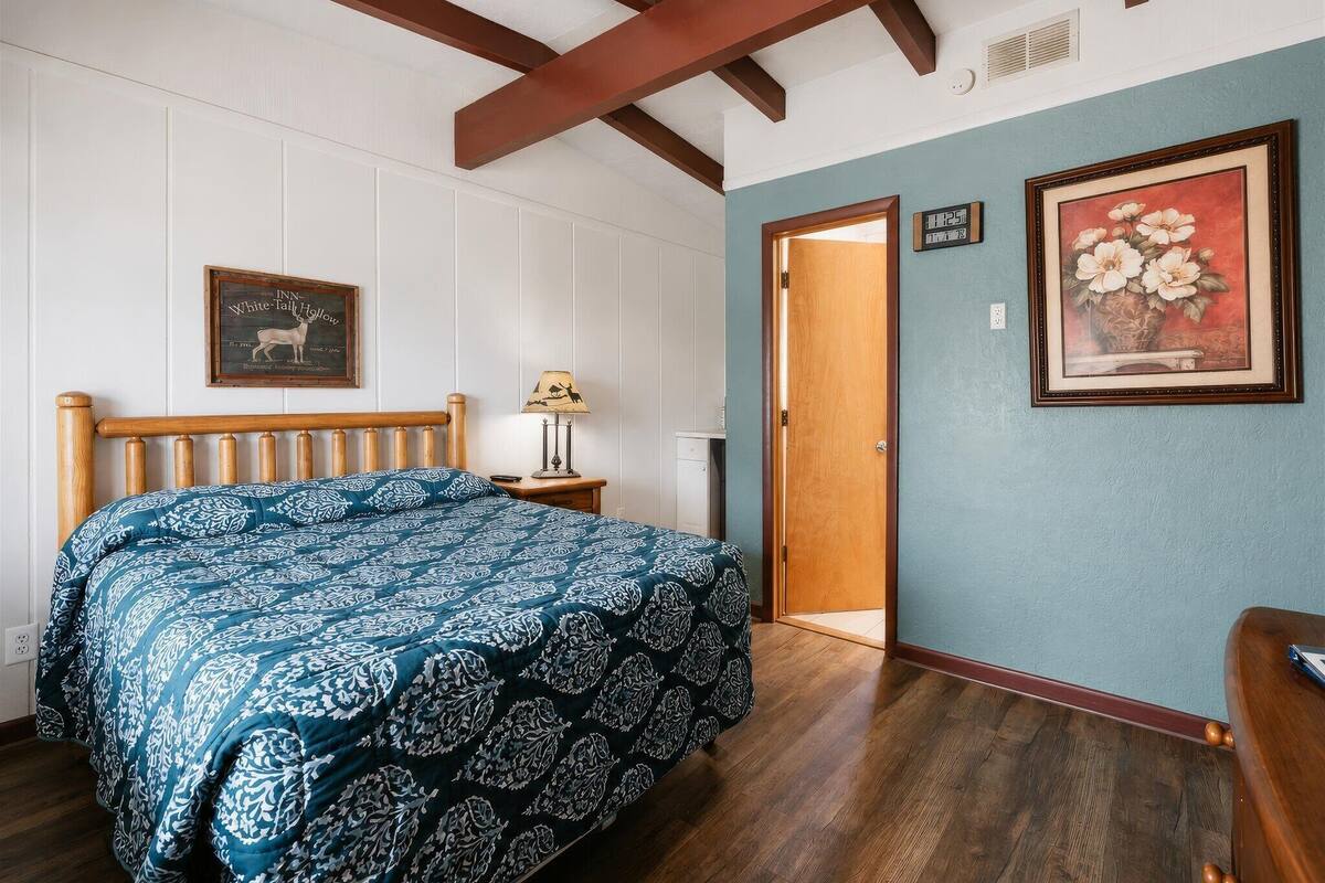 Standard Room | Premium bedding, down comforters, memory foam beds, desk