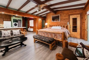 Room - OLDE MILL INN OF CLARKSTON (Clarkston)