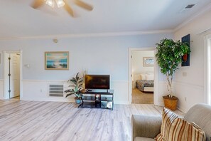 TV a schermo piatto, lettore DVD