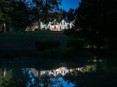 Historic Farmhouse Guest Quarters