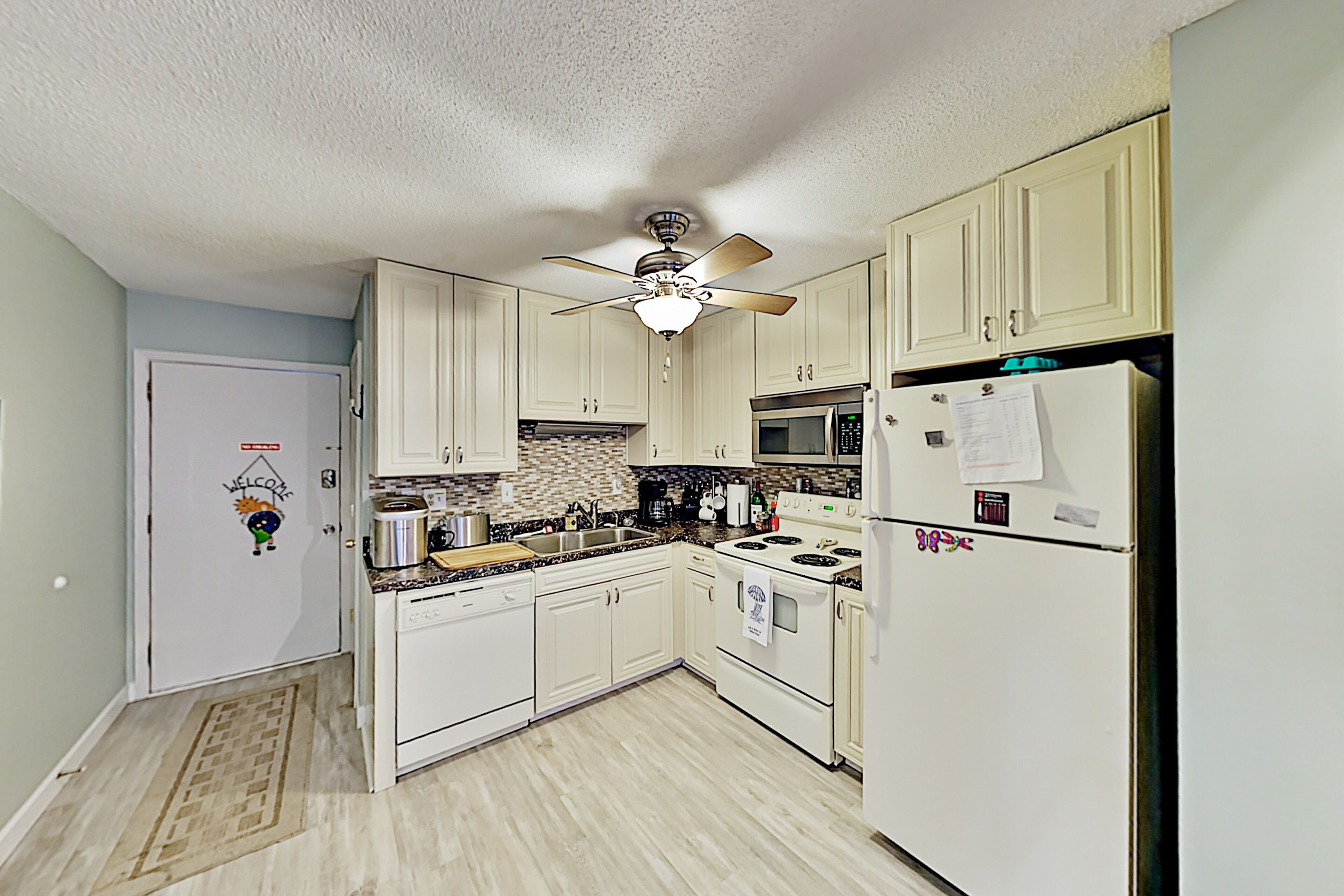 Port Royal Sound Condo | Pools, Playground, Tennis, Hot Tub & Steps to Beach