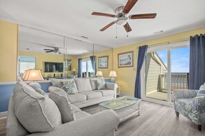 テレビ、DVD プレーヤー