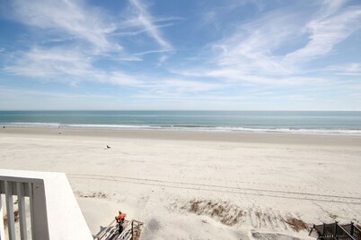Beachfront Getaway | Epic Views | Walk to Dining, Pier, Shops, Entertainment