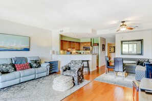 TV a schermo piatto, caminetto, Netflix, lettore DVD