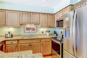 Refrigerador, microondas, horno y lavavajillas 