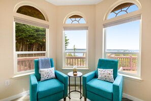 TV, fireplace, offices, printers