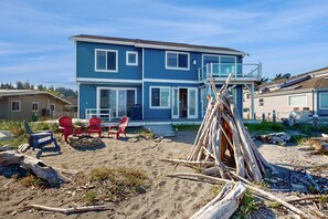Exterior - Best Fishing Beach in PNW | Bush Point Bliss | No-Bank, Walkout Waterfront (Freeland)