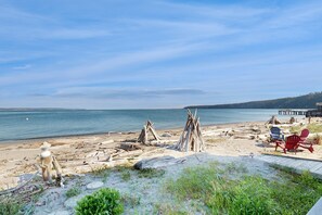 Beach nearby - Best Fishing Beach in PNW | Bush Point Bliss | No-Bank, Walkout Waterfront (Freeland)
