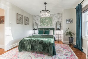 3 bedrooms, iron/ironing board, free WiFi, bed sheets - Homey Retreat in Historic Kennett Square!! (Kennett Square)