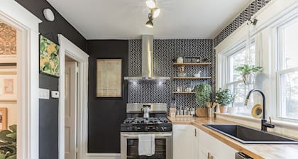 Homey Retreat in Historic Kennett Square!!