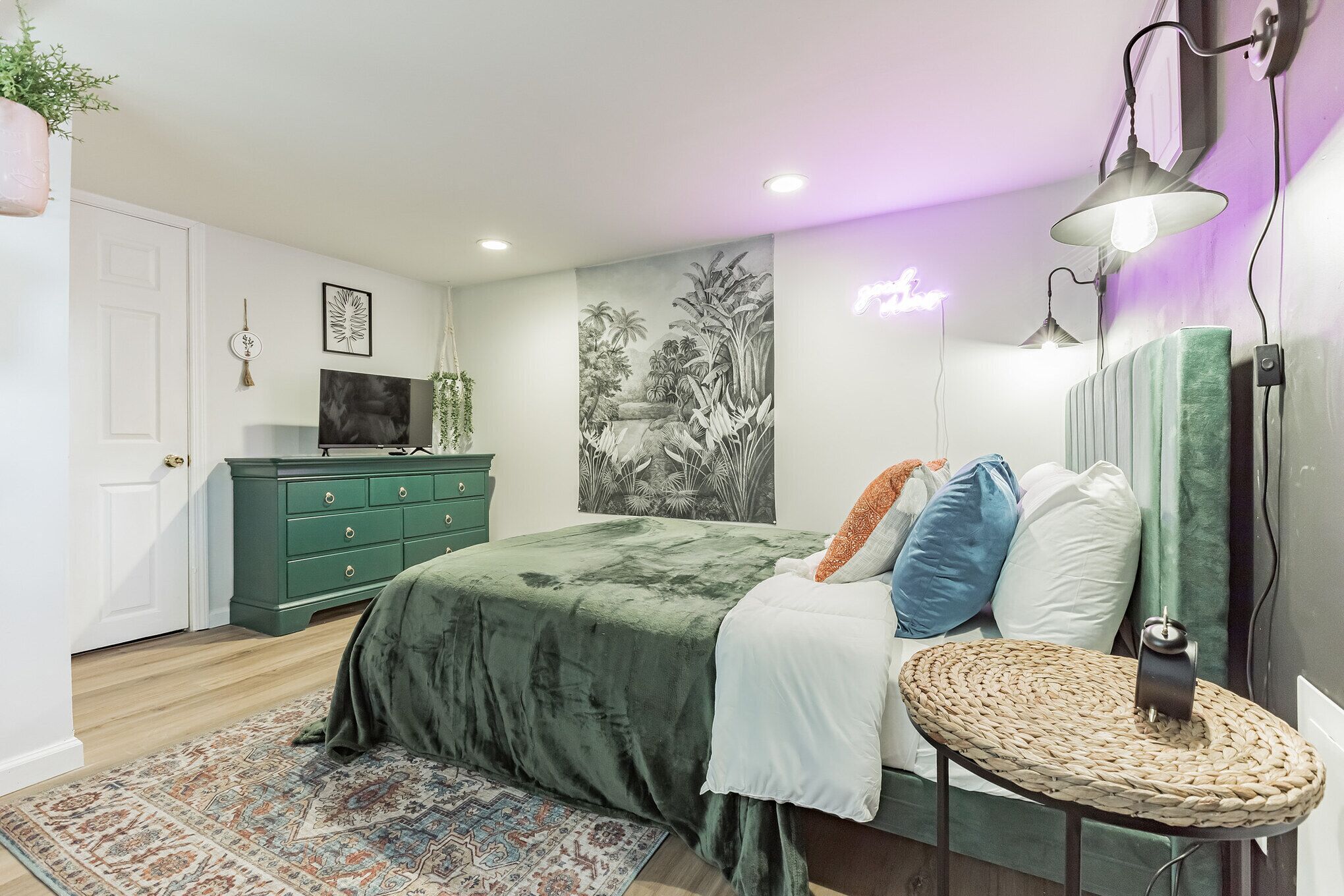 3 bedrooms, iron/ironing board, free WiFi, bed sheets