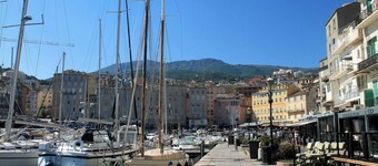 Logement jardin privatif - Bastia sud - close to shops - 5 minutes from the beach