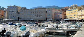 Logement jardin privatif - Bastia sud - close to shops - 5 minutes from the beach