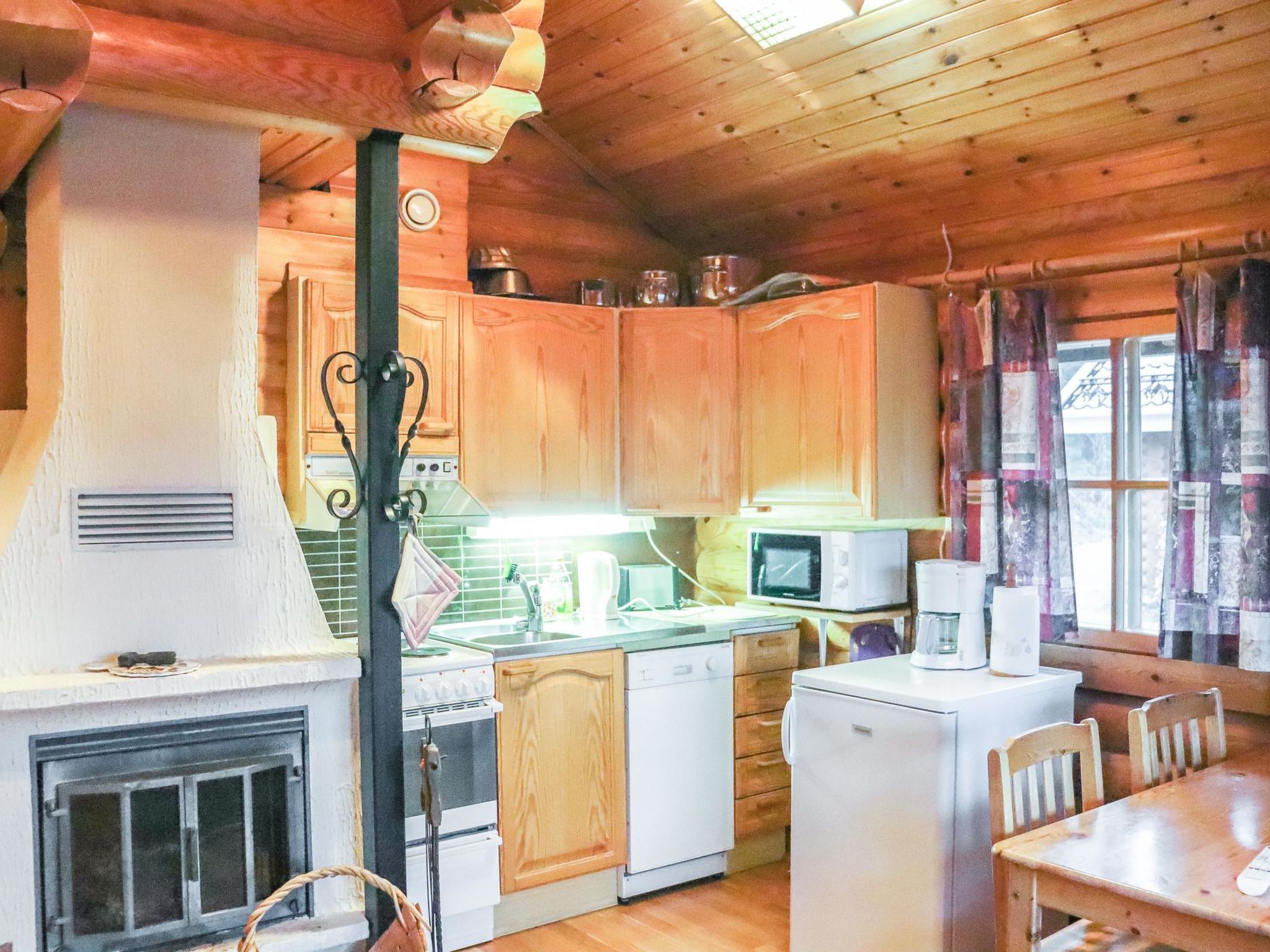 Fridge, microwave, dishwasher, cookware/dishes/utensils