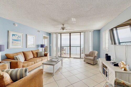 Beachfront Corner-Unit at Ocean Bay Club | 2 Balconies | Huge Atlantic View